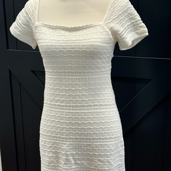 Hollister Dresses & Skirts - Hollister short-sleeve crochet-style twist dress